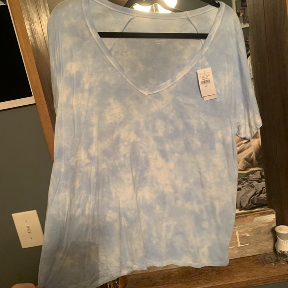 American Eagle Outfitters Tops - American Eagle Soft & Sexy V-Neck